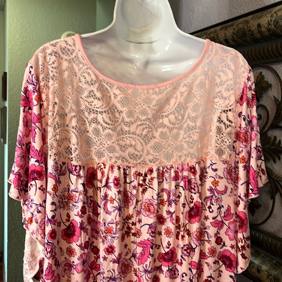 NWT Super Soft Torrid Knit Top Punk Floral -lace trim/SS/knit/ stretch Sz 5X - Picture 7 of 13